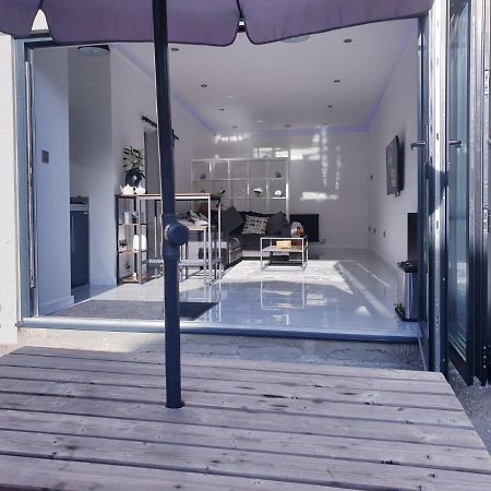 The Studio, Luxury Modern Apartment In The South Hams, Stunning Walks On The Doorstep, A 20 Minute Drive To The Beautiful Sandy Beaches, Quiet Courtyard Setting, Shops, Bars And Restaurants A Short Walk Away! Айвібрідж Екстер'єр фото